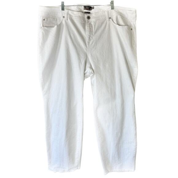 Torrid White Boyfriend Straight Vintage Stretch High Waist Jeans Size 28 Short - Picture 2 of 5